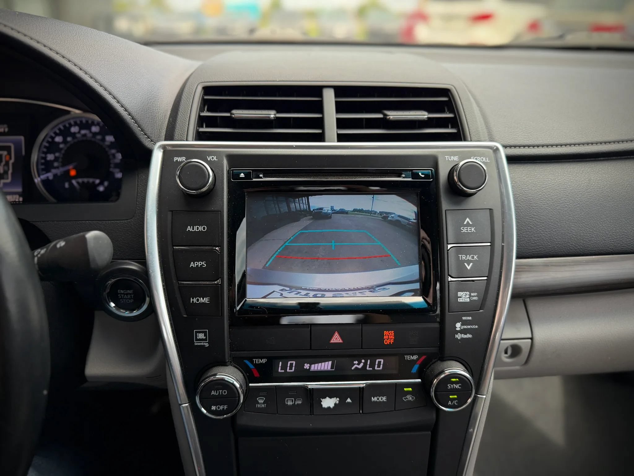 Used 2015 Toyota Camry XLE FWD image 14