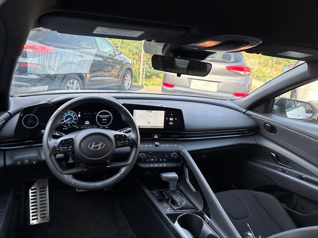 Used 2025 Hyundai Elantra SEL FWD image 11