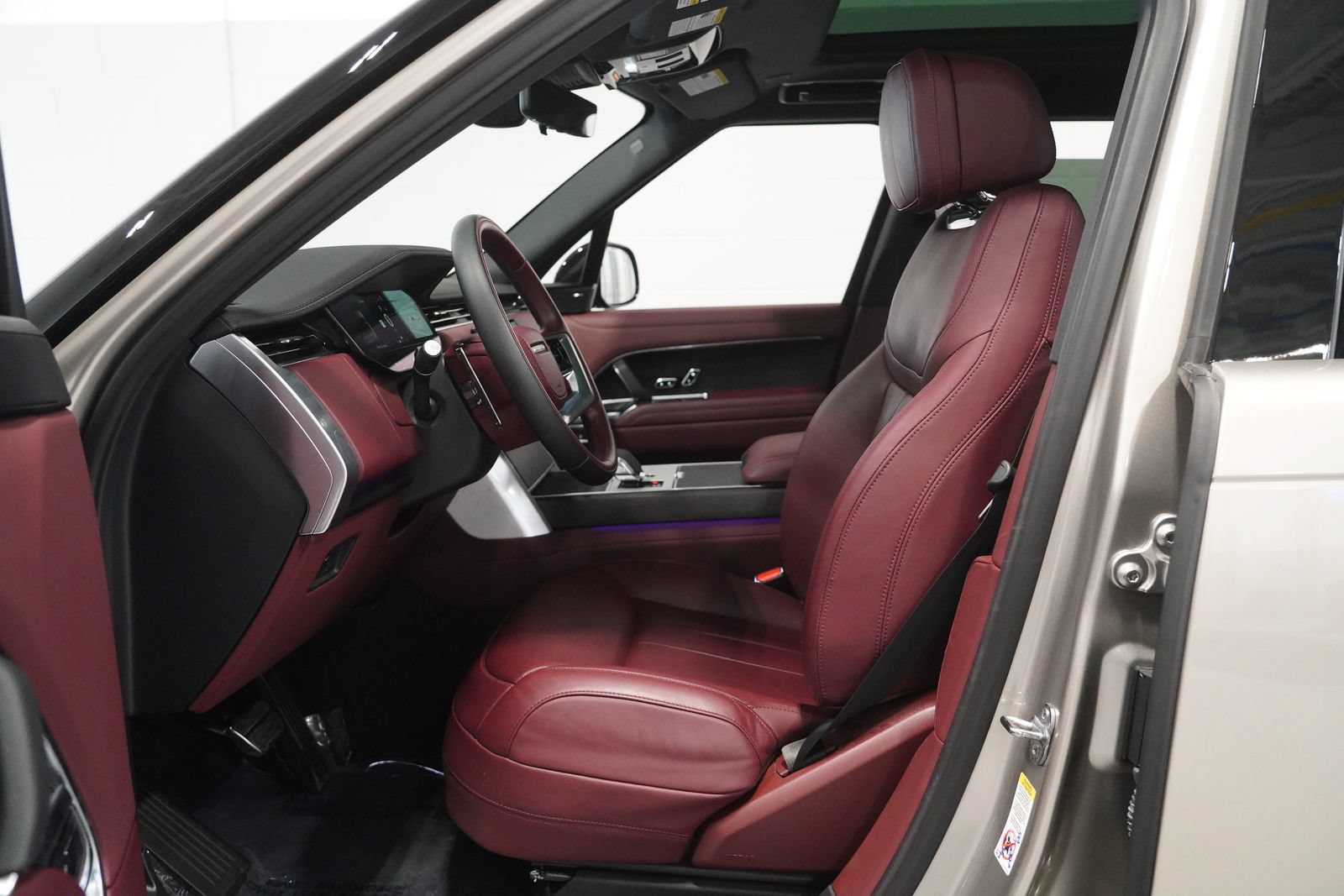 Used 2024 Land Rover Range Rover SE AWD/4WD image 11