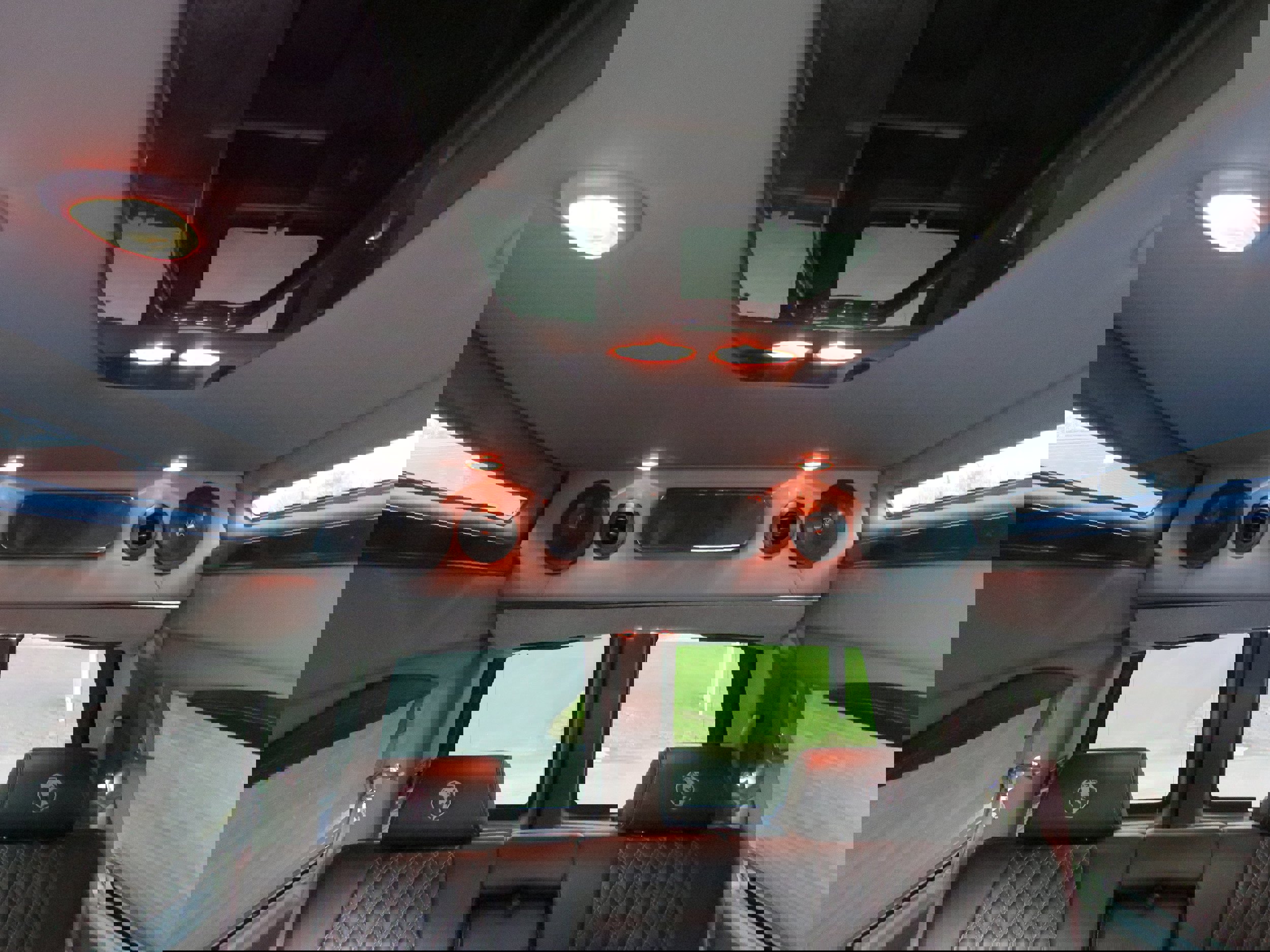 Used 2022 GMC Savana 2500 Extended image 9