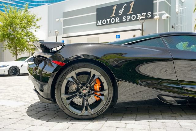 Used 2018 McLaren 720S Performance RWD image 32