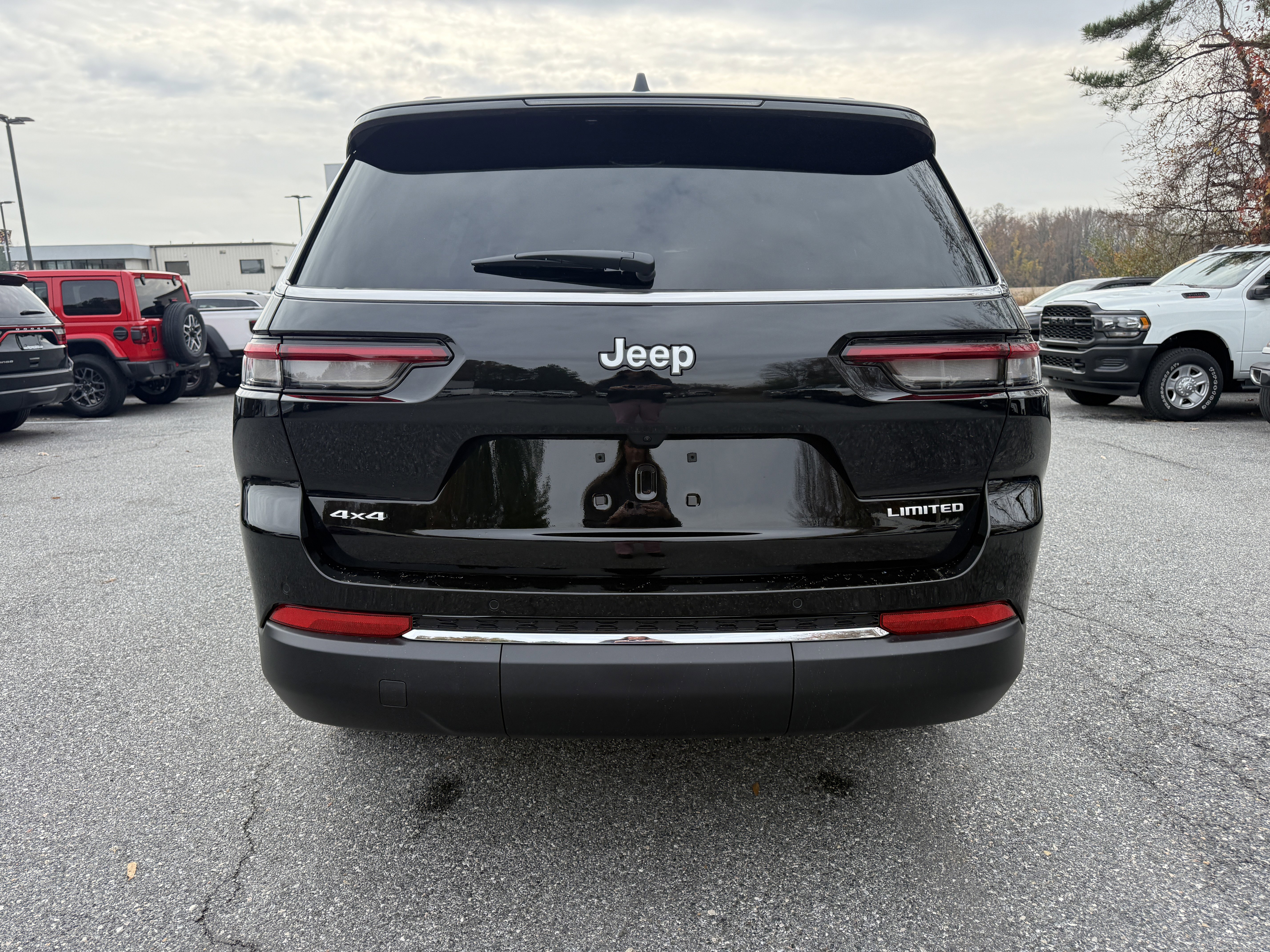 New 2025 Jeep Grand Cherokee L Limited w/ Trailer Tow Package image 6