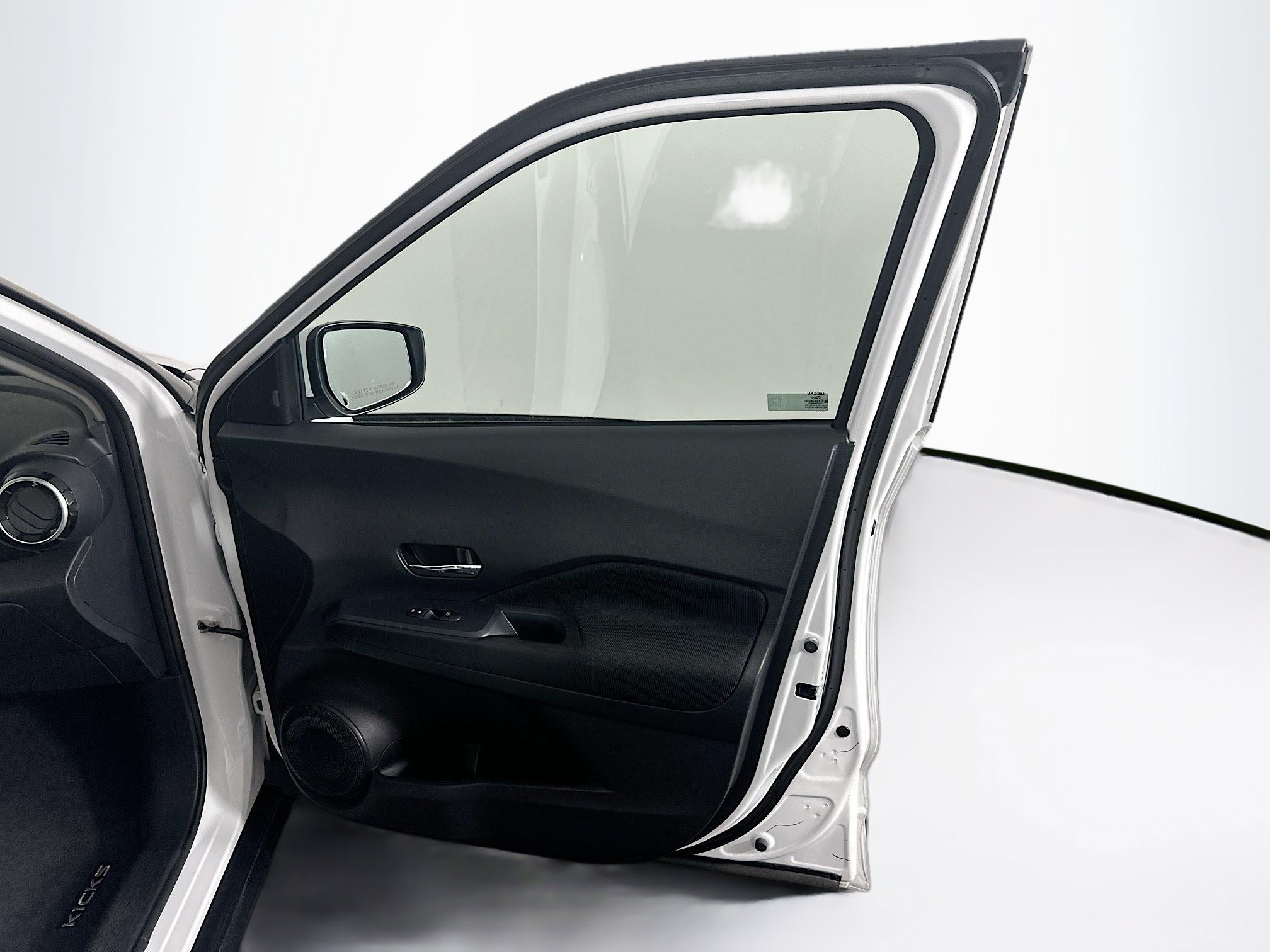 Used 2023 Nissan Kicks SV FWD image 28