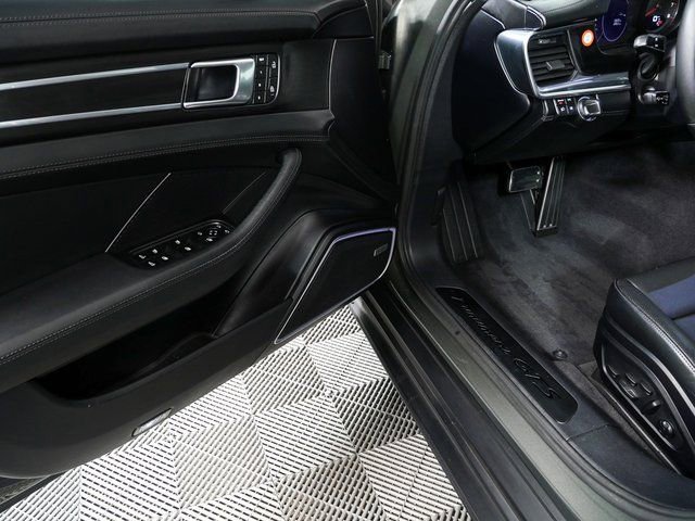 Certified 2023 Porsche Panamera GTS image 8