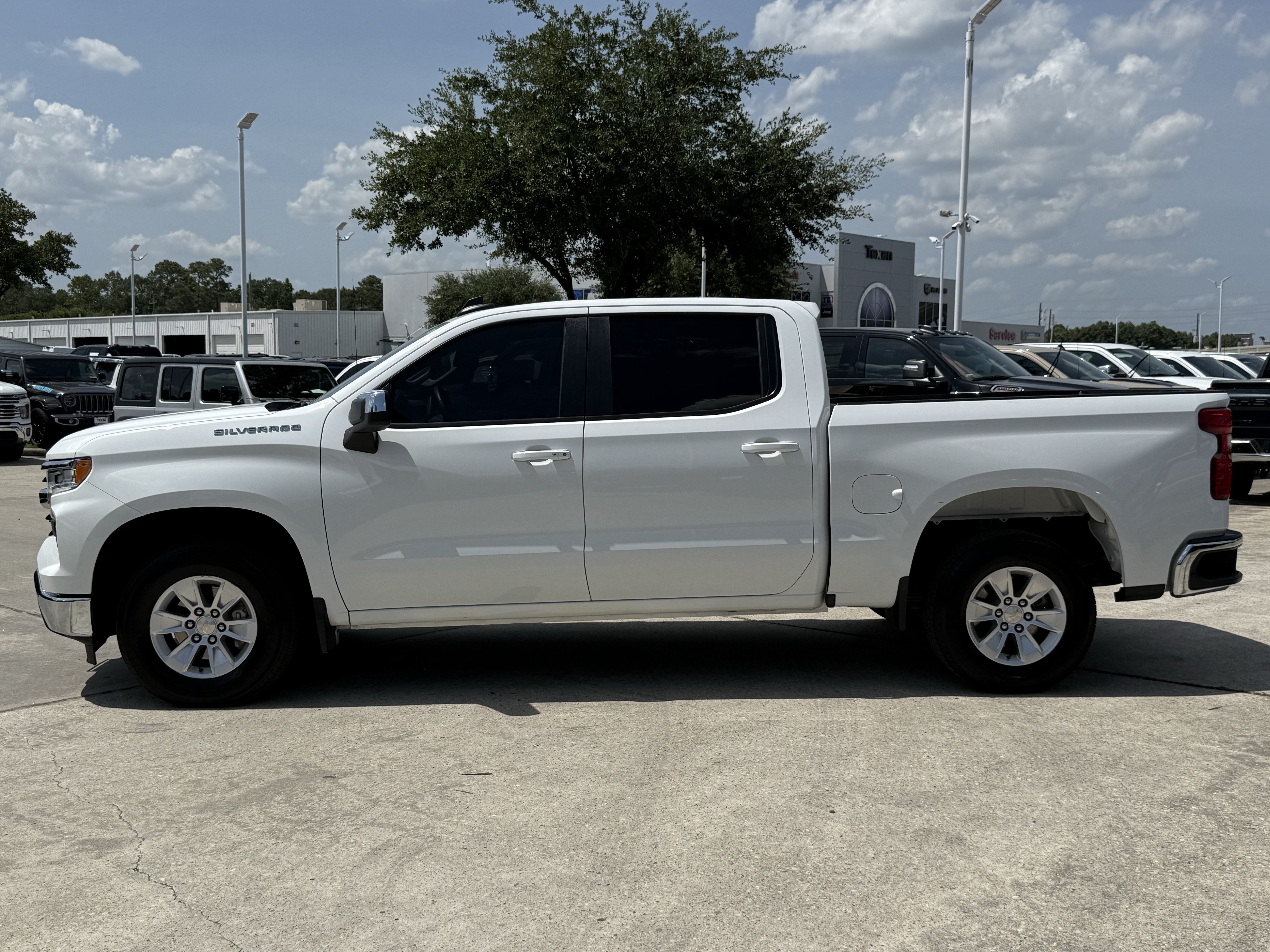 Used 2025 Chevrolet Silverado 1500 LT RWD image 8