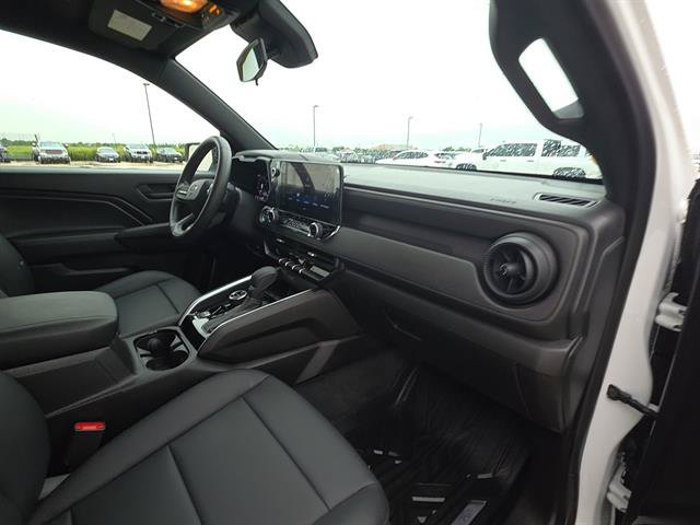Used 2024 Chevrolet Colorado Trail Boss w/ Advanced Trailering Package AWD/4WD image 17
