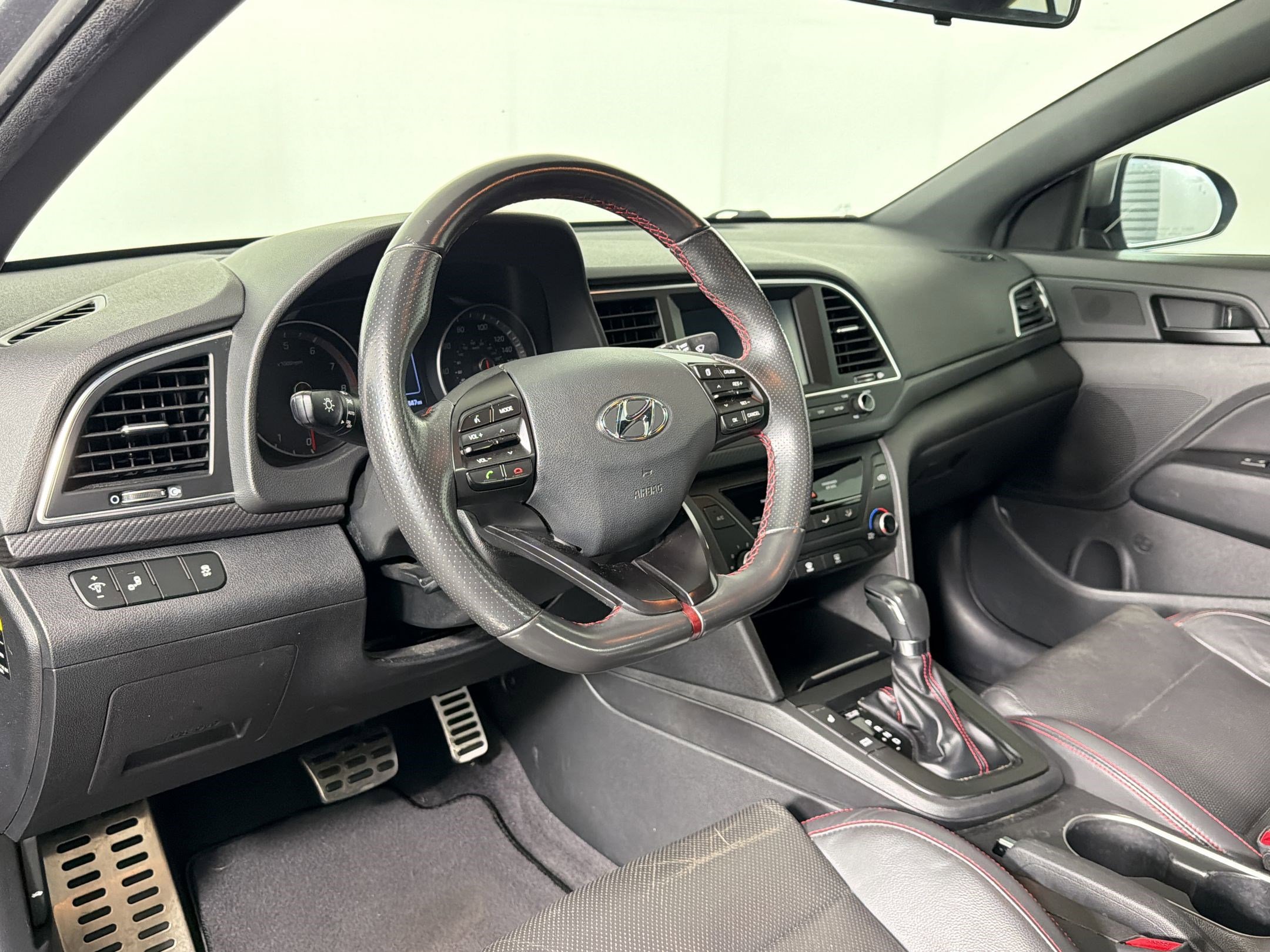 Used 2018 Hyundai Elantra Sport FWD image 3
