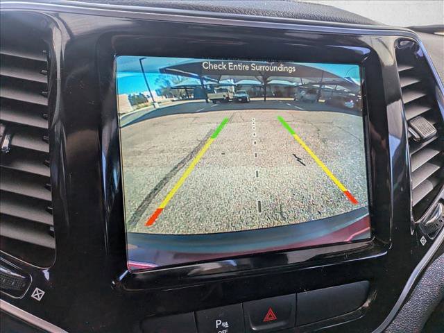 Used 2019 Jeep Cherokee Limited image 14