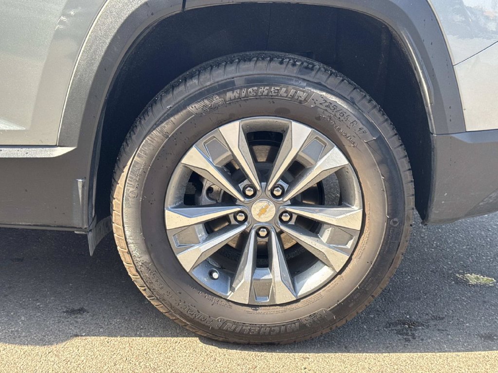Used 2026 Chevrolet Equinox LT AWD/4WD image 30