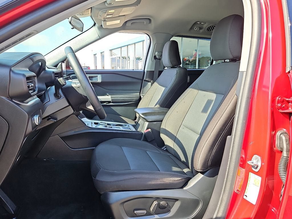 Used 2022 Ford Explorer XLT RWD image 13