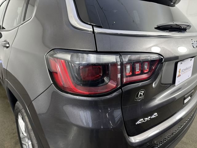 Used 2023 Jeep Compass Latitude w/ Sun and Sound Group AWD/4WD image 31