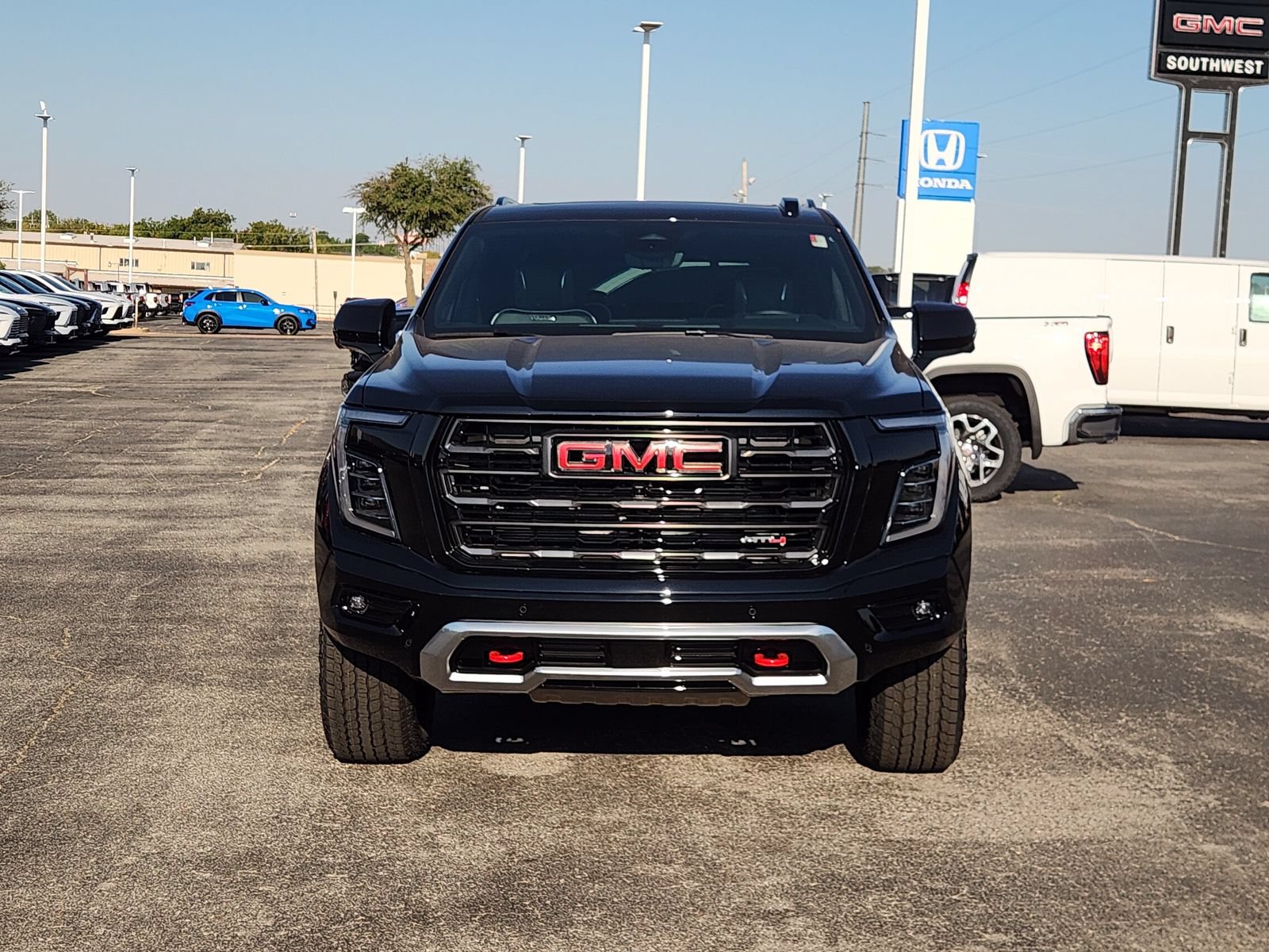 New 2026 GMC Yukon AT4 Ultimate w/ LPO, Floor Liner Package AWD/4WD image 6