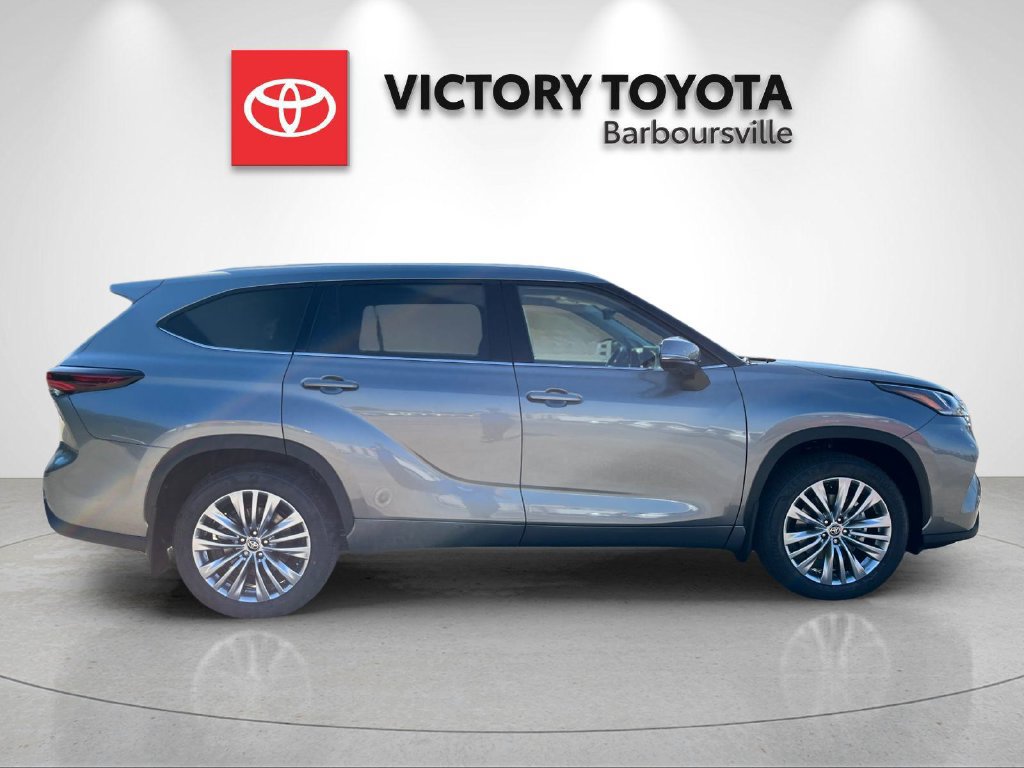 New 2026 Toyota Highlander Platinum AWD/4WD image 6