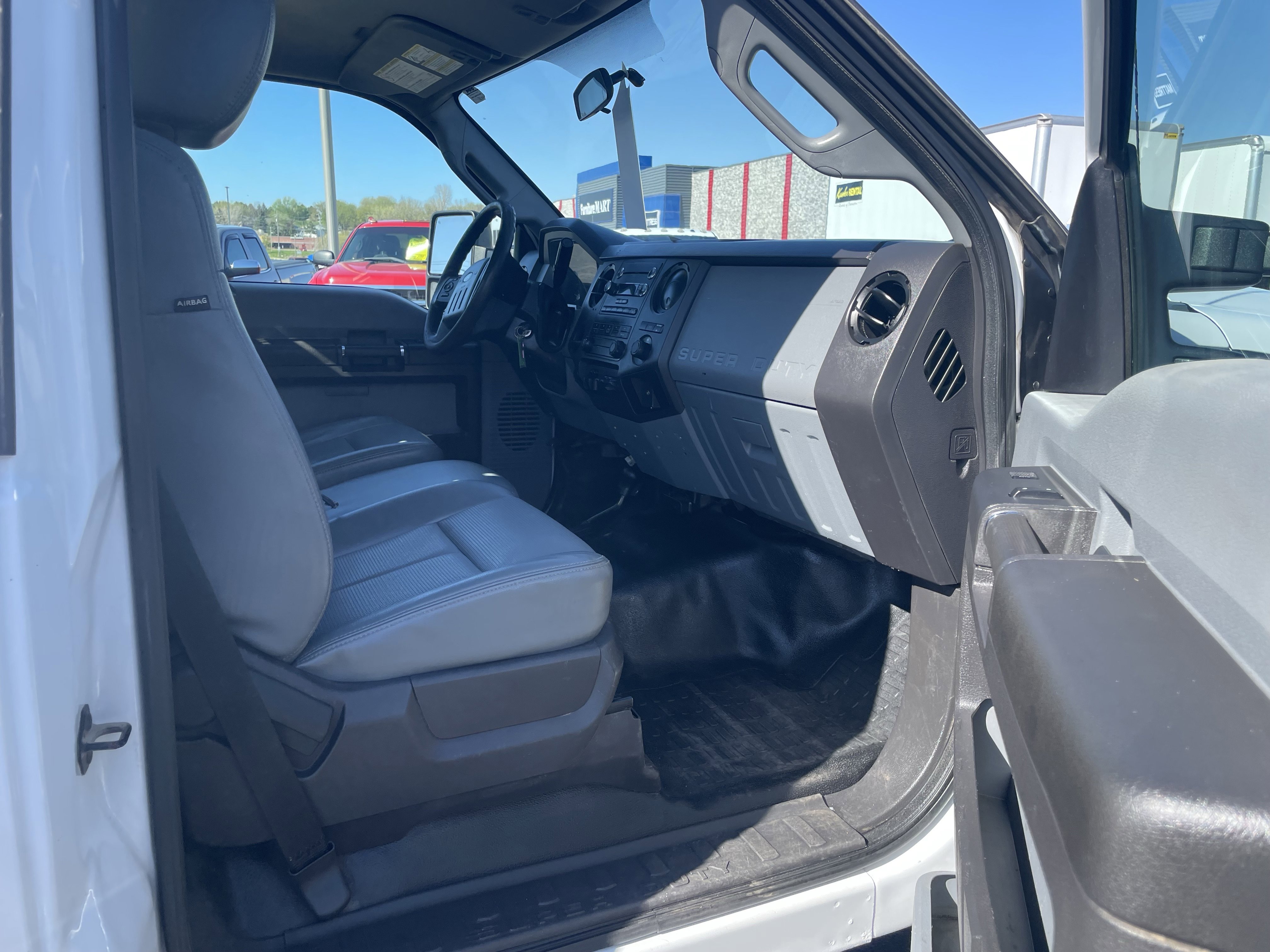 Used 2014 Ford F550 4x4 Regular Cab Super Duty image 23