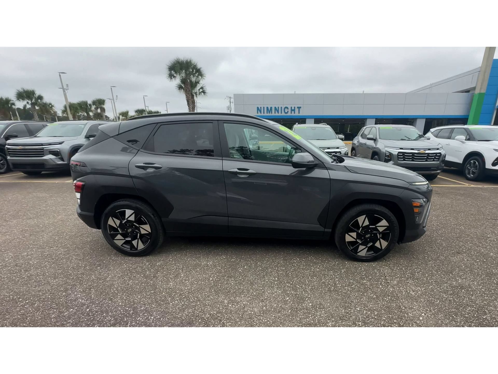 Used 2025 Hyundai Kona SEL FWD image 9