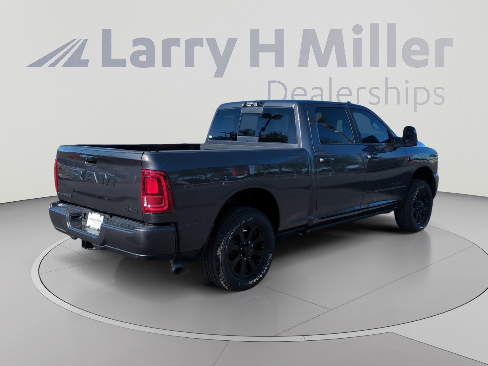 New 2026 RAM 2500 Laramie AWD/4WD image 5