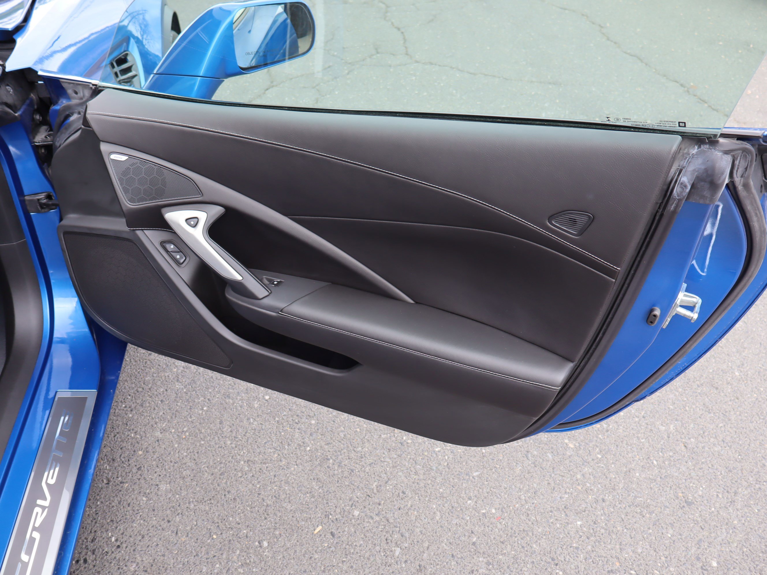 Used 2015 Chevrolet Corvette Z06 w/ Battery Protection Package image 31
