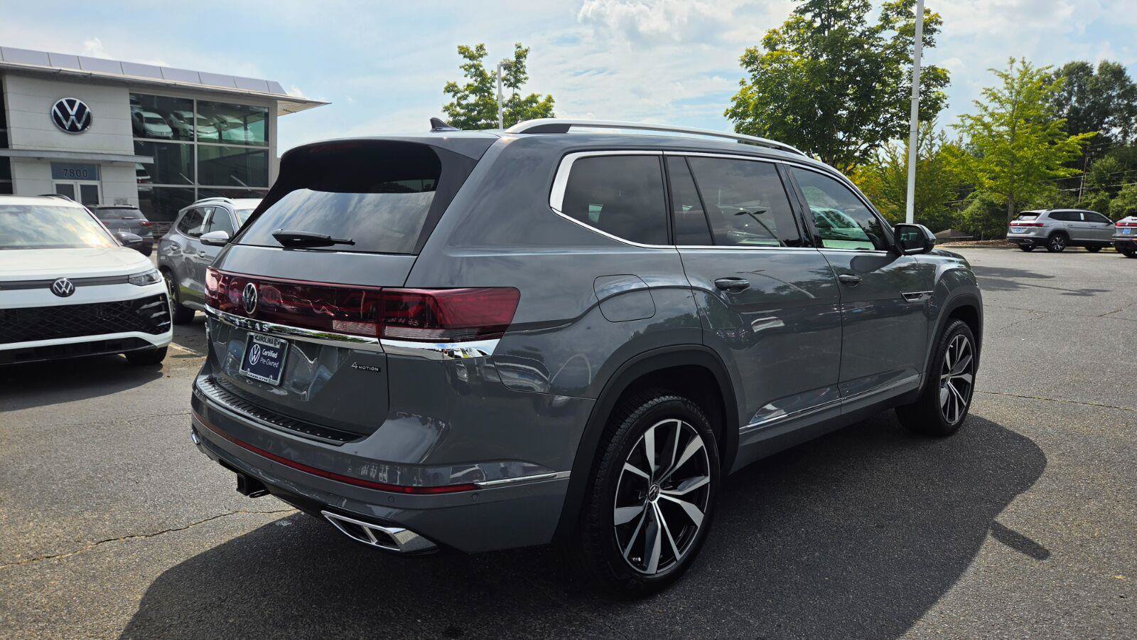 Certified 2025 Volkswagen Atlas SEL Premium R-Line AWD/4WD image 6