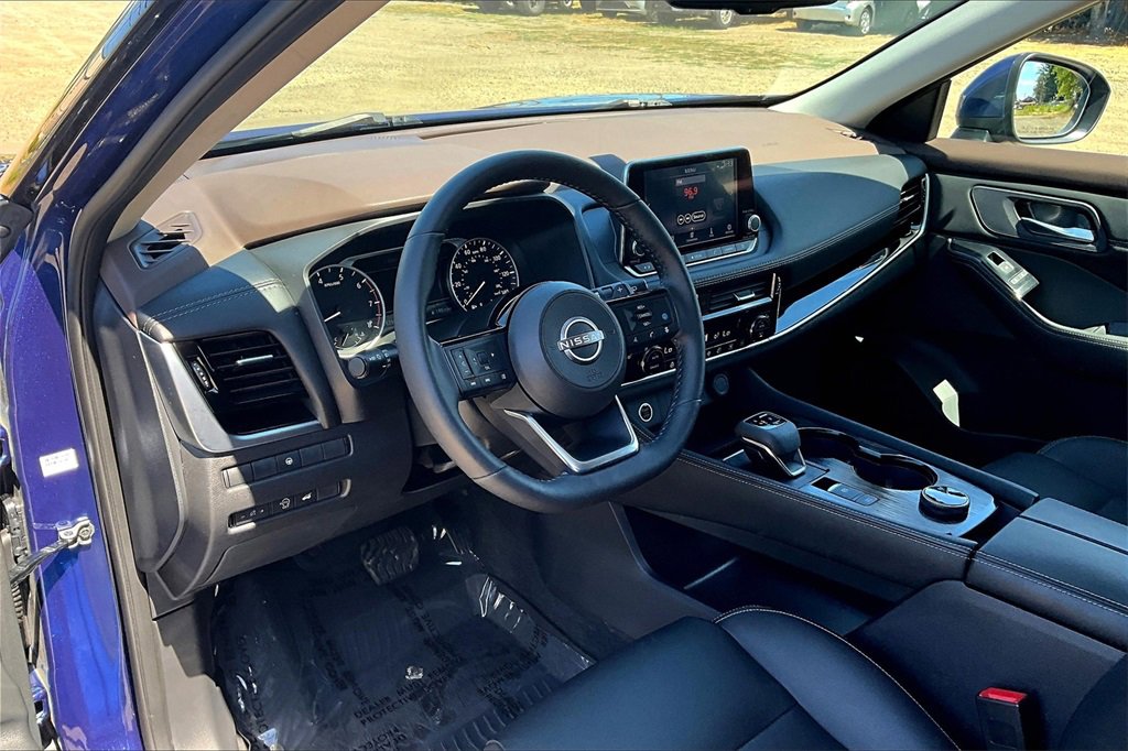 Used 2023 Nissan Rogue SL image 18