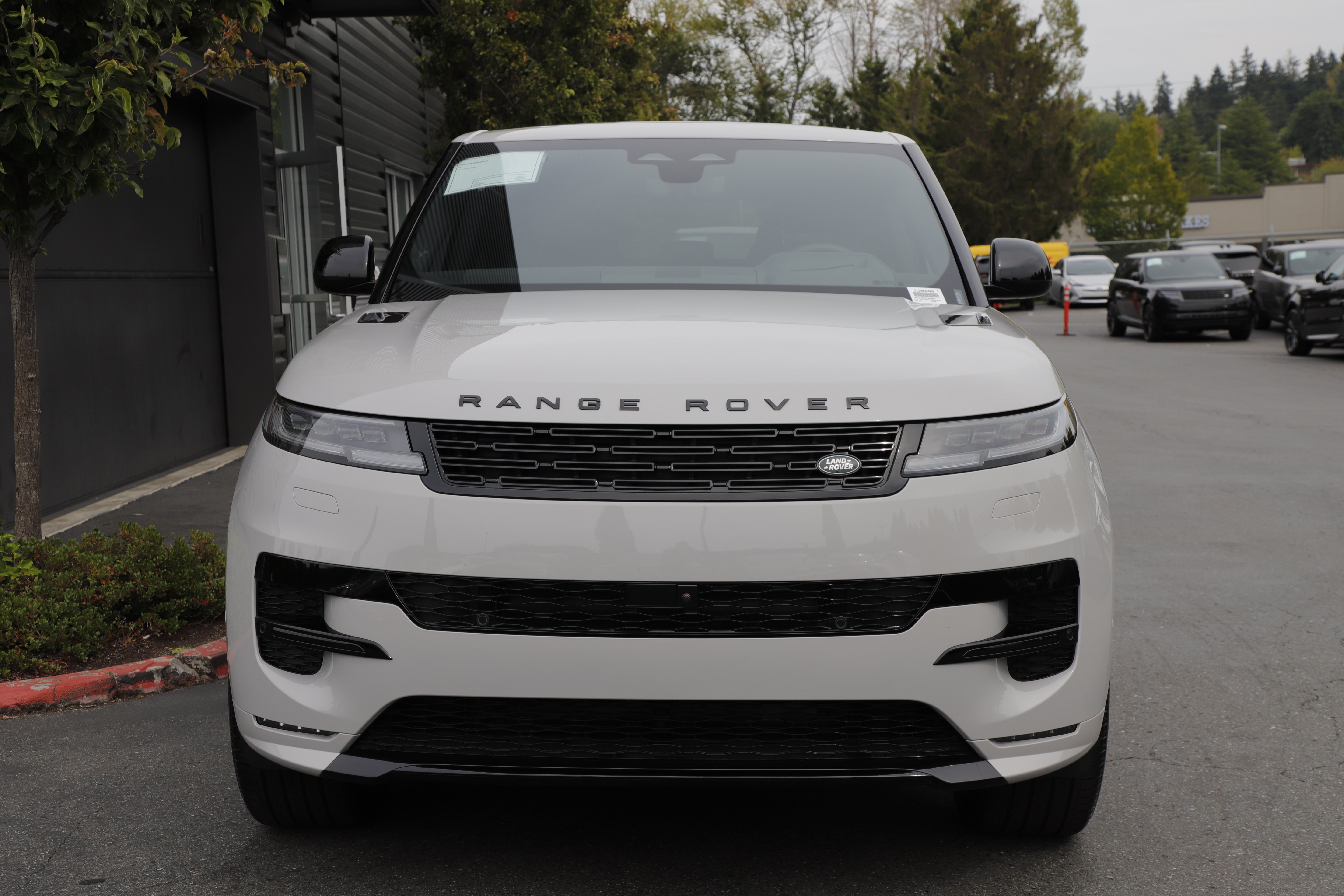 New 2026 Land Rover Range Rover Sport Dynamic SE AWD/4WD image 4