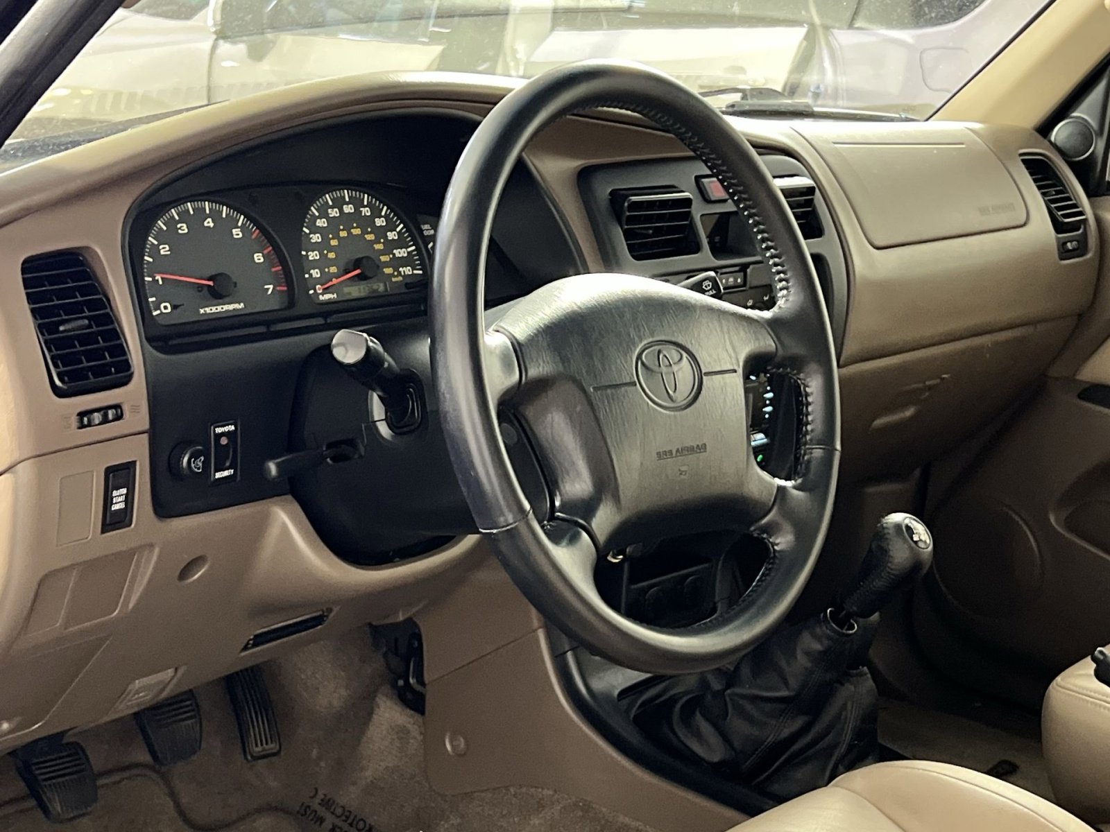 Used 1999 Toyota 4Runner SR5 AWD/4WD image 17