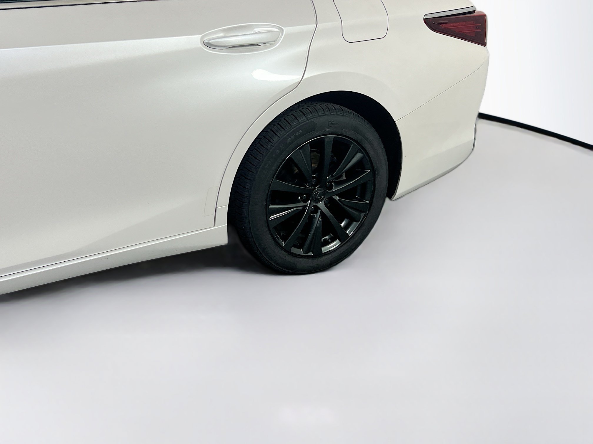 Used 2021 Lexus ES 250 w/ Accessory Package 2 AWD/4WD image 29