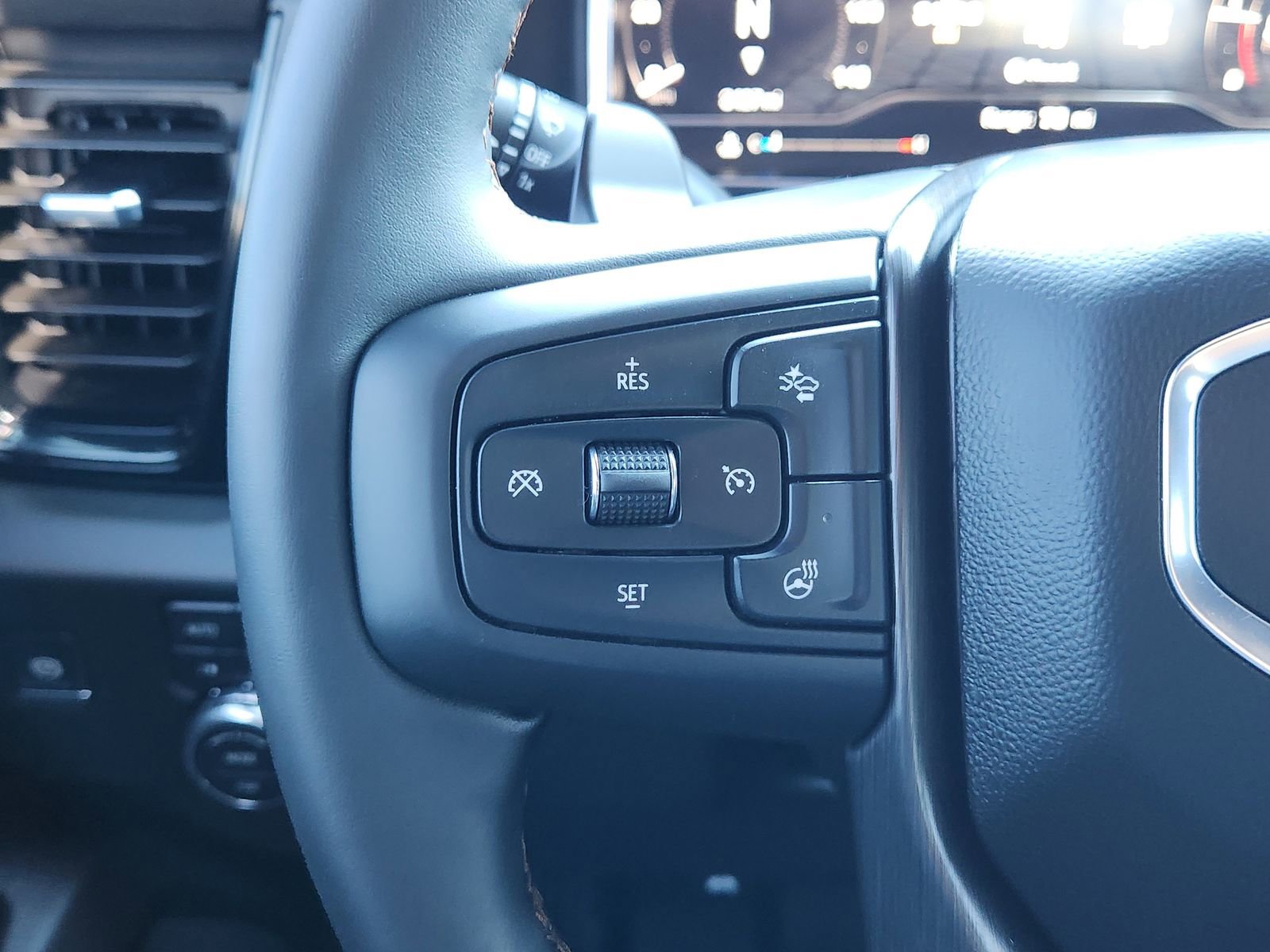 Used 2025 GMC Sierra 1500 AT4 w/ AT4 Premium Package image 32