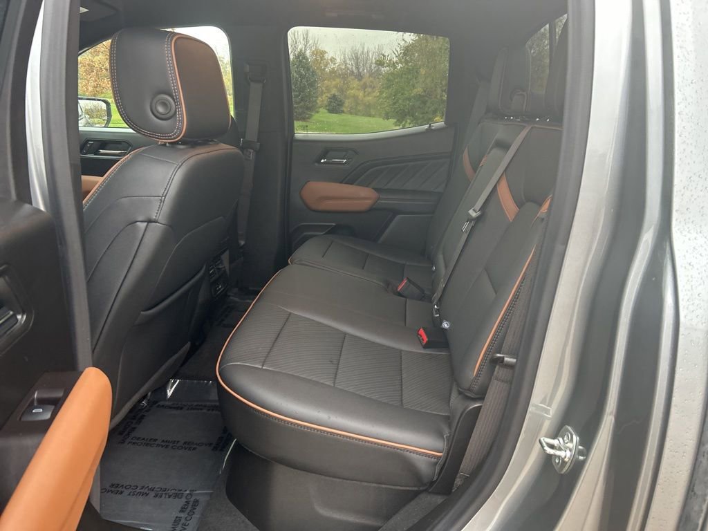 Used 2024 GMC Canyon AT4 w/ AT4 Premium Package image 18