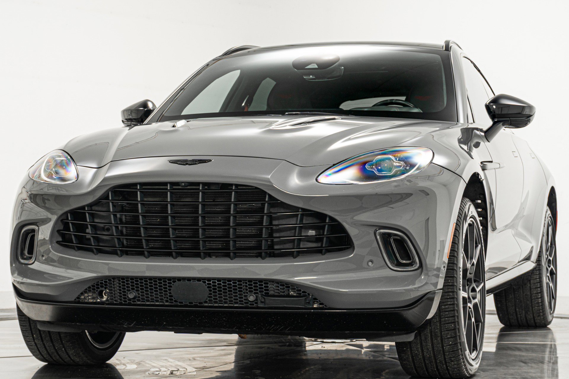 Used 2021 Aston Martin DBX image 5