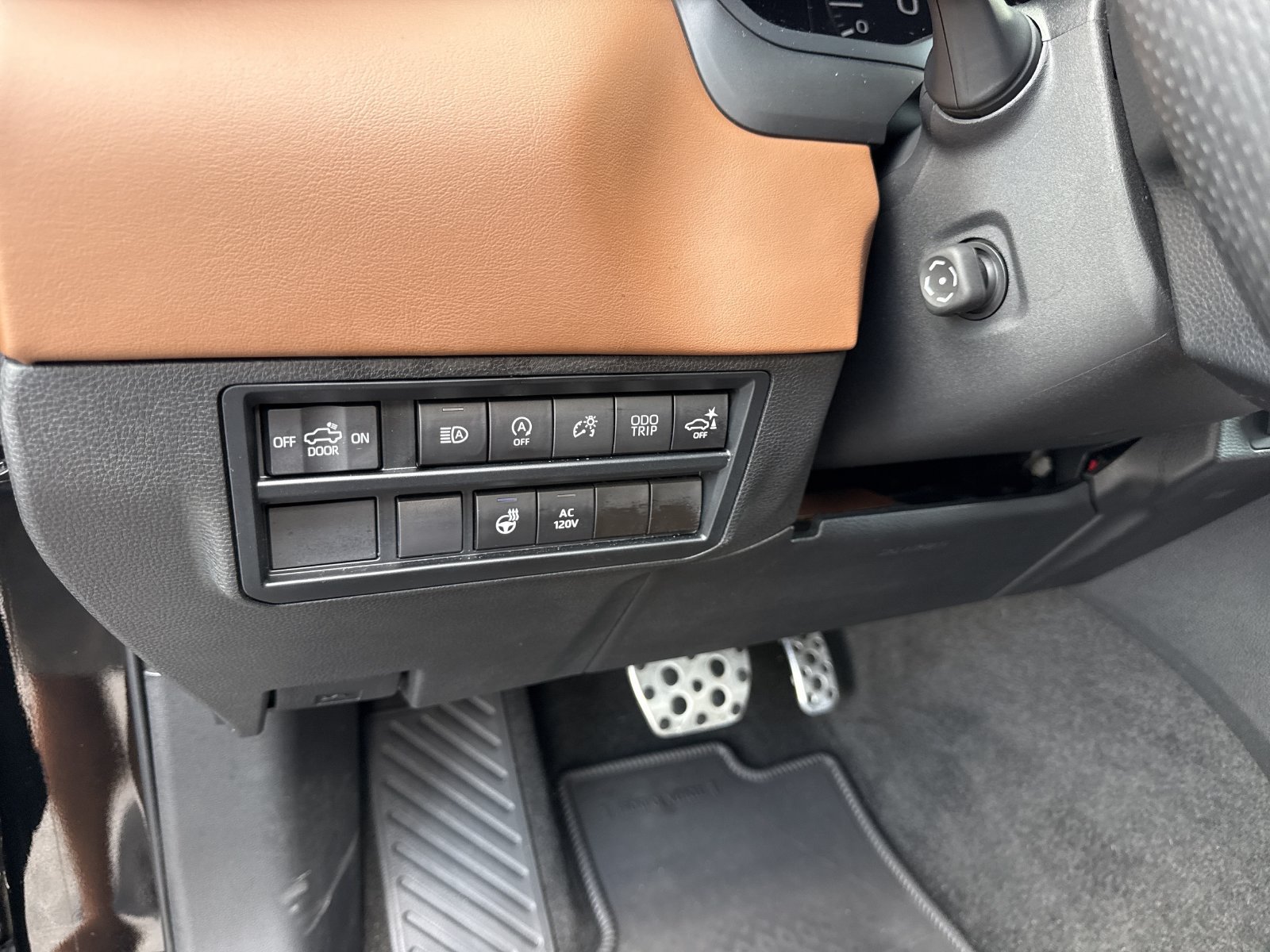 Used 2023 Toyota Tundra 1794 Edition w/ TRD Off-Road Package AWD/4WD image 17