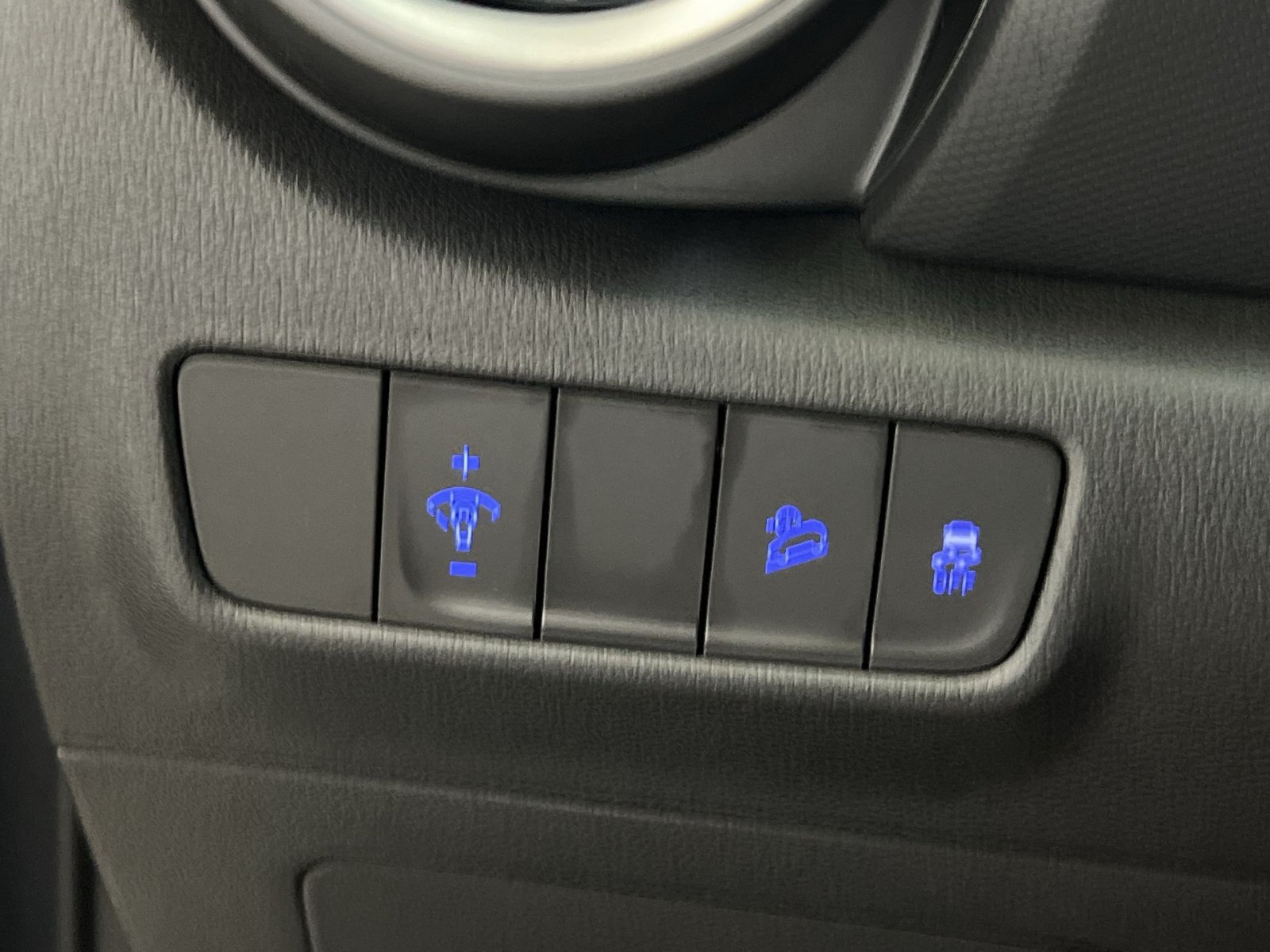 Used 2022 Hyundai Kona SEL AWD/4WD image 38