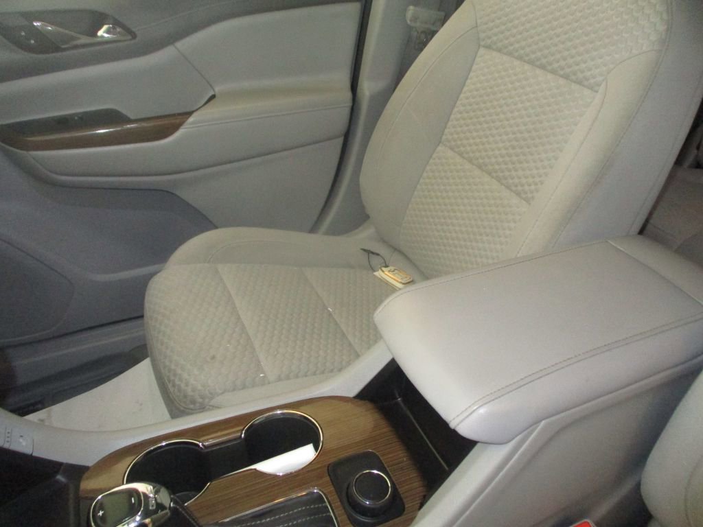 Used 2019 GMC Acadia SLE image 11