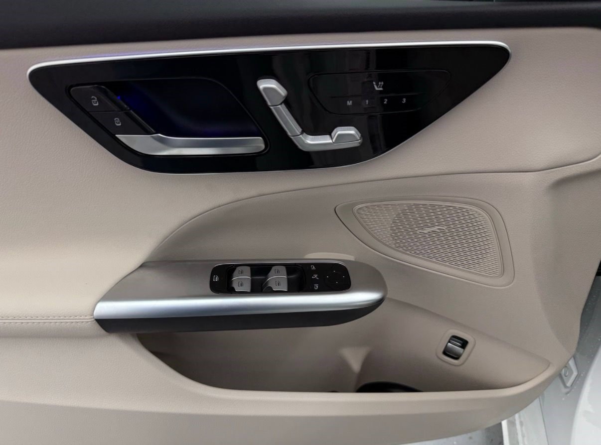 New 2026 Mercedes-Benz C 300 4MATIC Sedan image 11