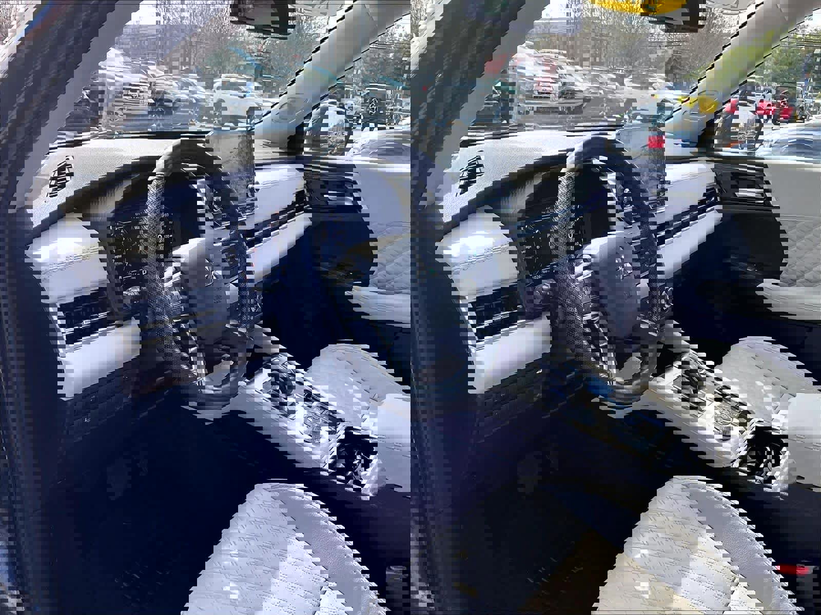 Used 2023 Mitsubishi Outlander SEL image 8