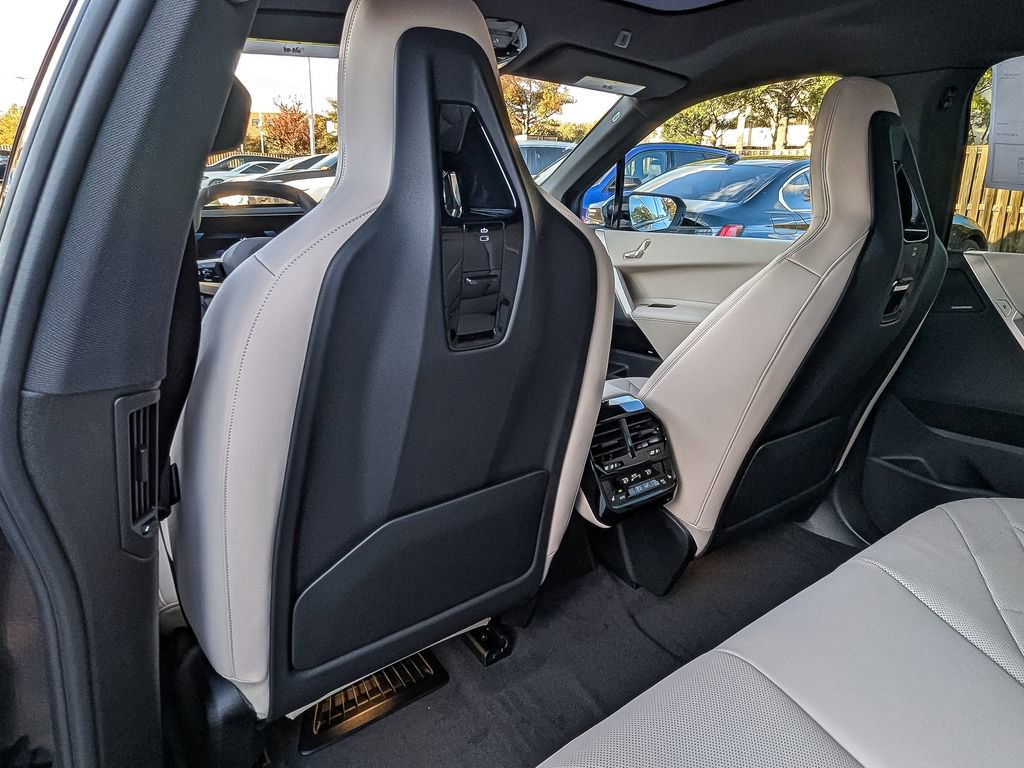 Used 2026 BMW iX xDrive60 w/ Premium Package image 28