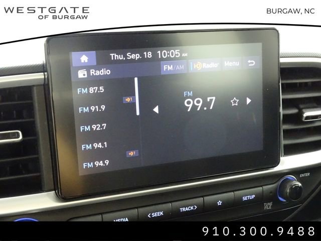 Used 2024 Hyundai Venue SEL image 25