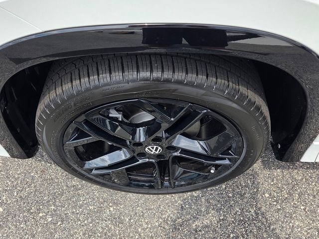 New 2026 Volkswagen Tiguan SE R-Line FWD image 18