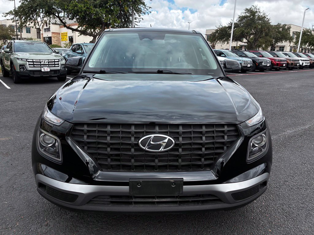 Used 2025 Hyundai Venue SE FWD image 8