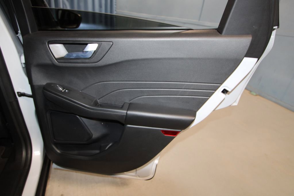 Used 2025 Ford Escape ST-Line w/ Equipment Group 301A image 25