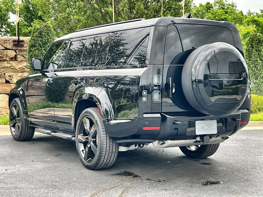 New 2026 Land Rover Defender 130 X-Dynamic SE AWD/4WD image 3