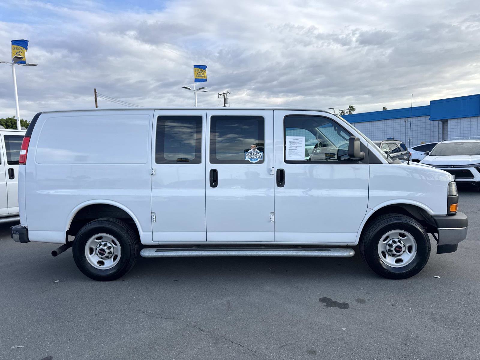 Used 2024 GMC Savana 2500 w/ Driver Convenience Package image 4