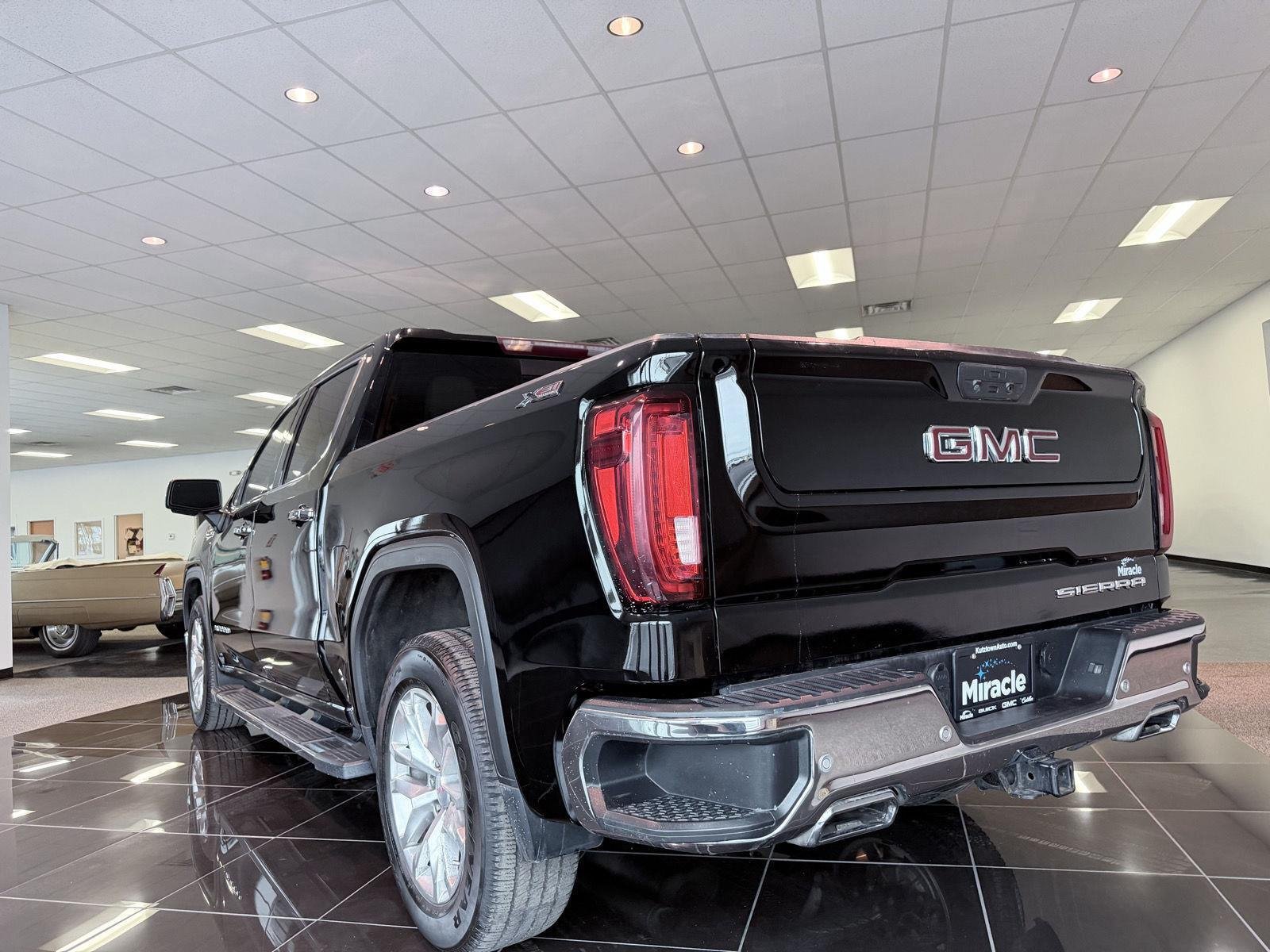 Used 2021 GMC Sierra 1500 SLT w/ SLT Premium Plus Package AWD/4WD image 7