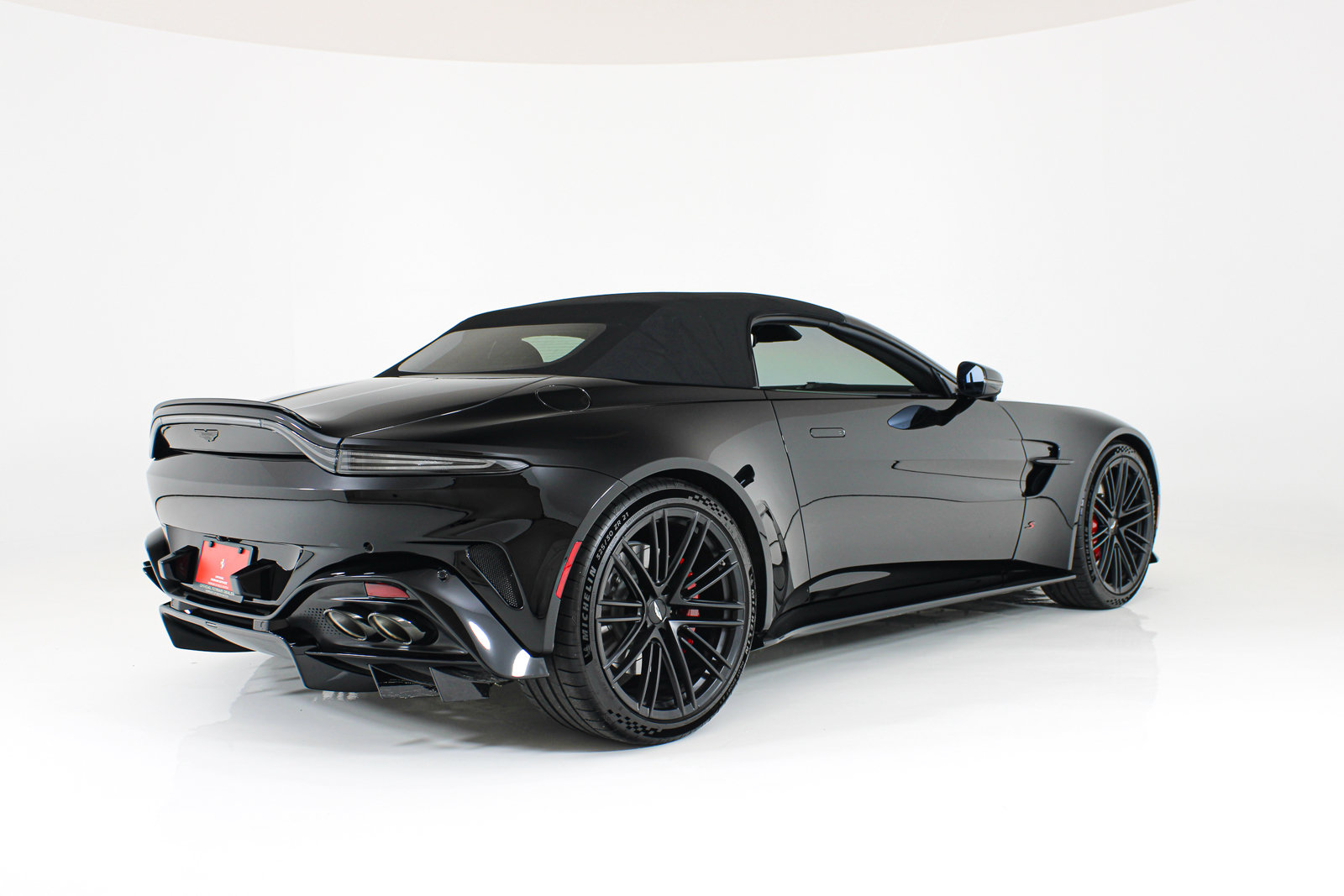 Used 2026 Aston Martin V8 Vantage S RWD image 65