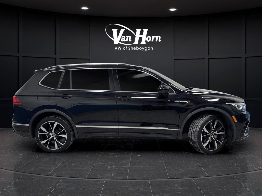 Used 2022 Volkswagen Tiguan SEL R-Line image 2