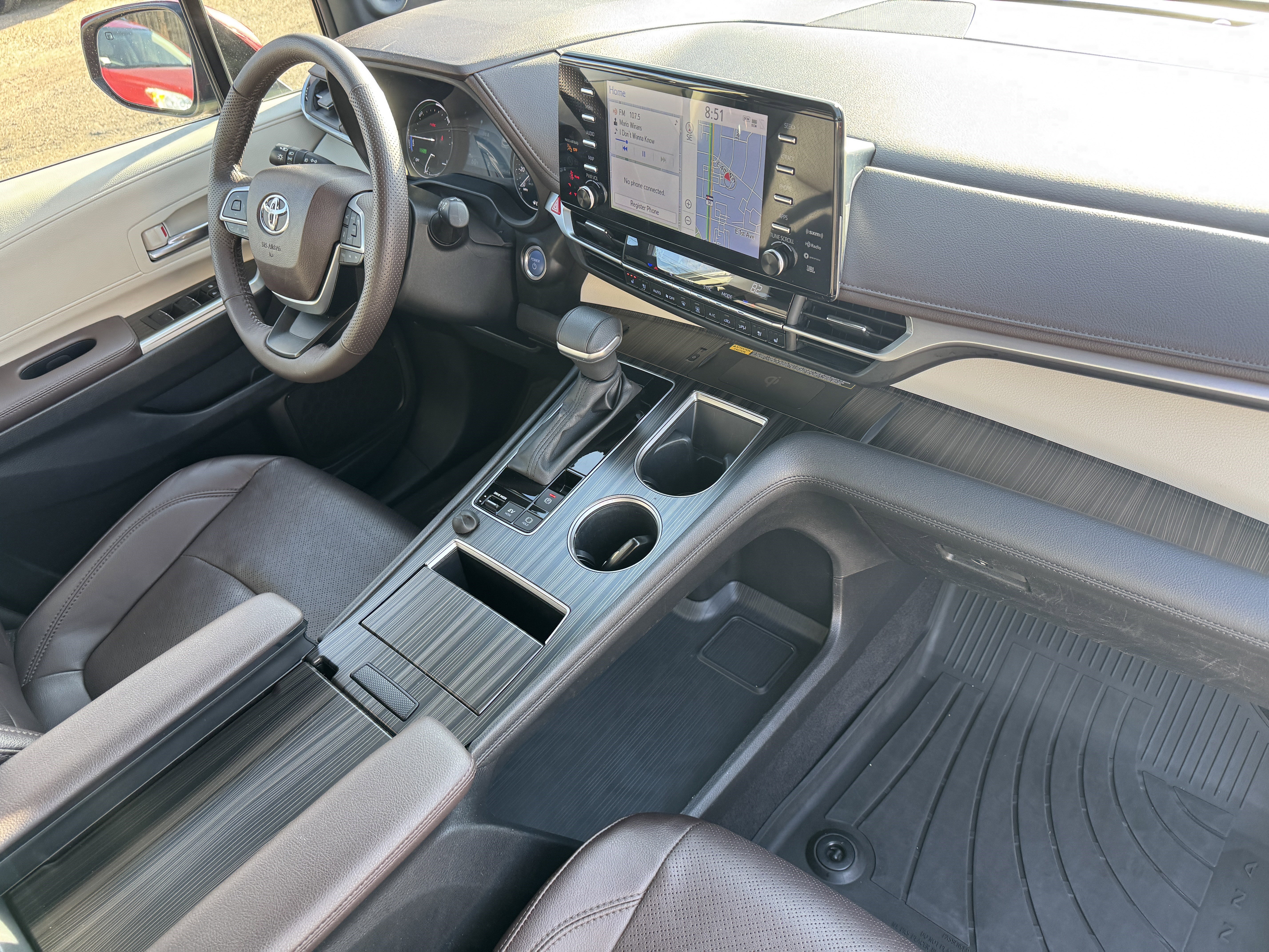 Used 2023 Toyota Sienna Platinum image 22