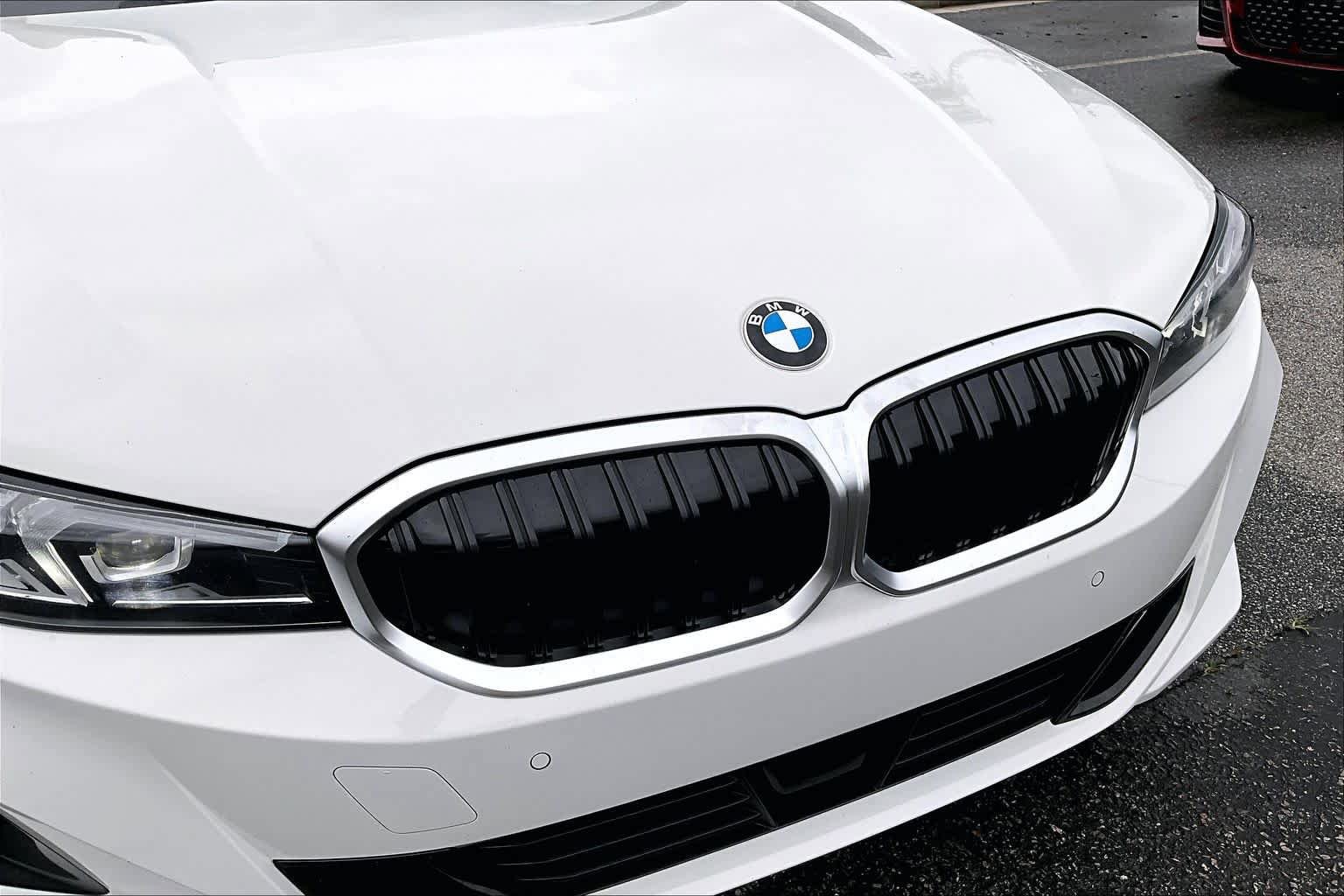 Certified 2025 BMW 330i Sedan RWD image 30