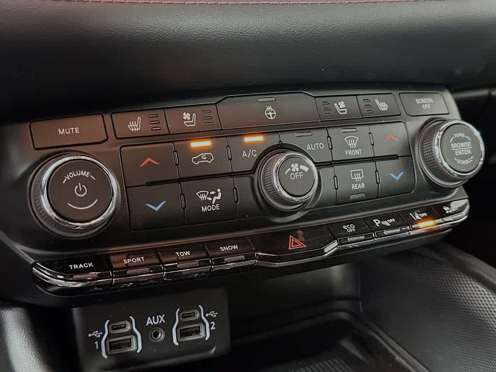Used 2021 Dodge Durango R/T w/ Tow 'N Go Package AWD/4WD image 18