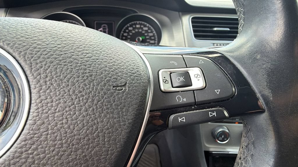 Used 2015 Volkswagen Golf TDI S FWD image 16