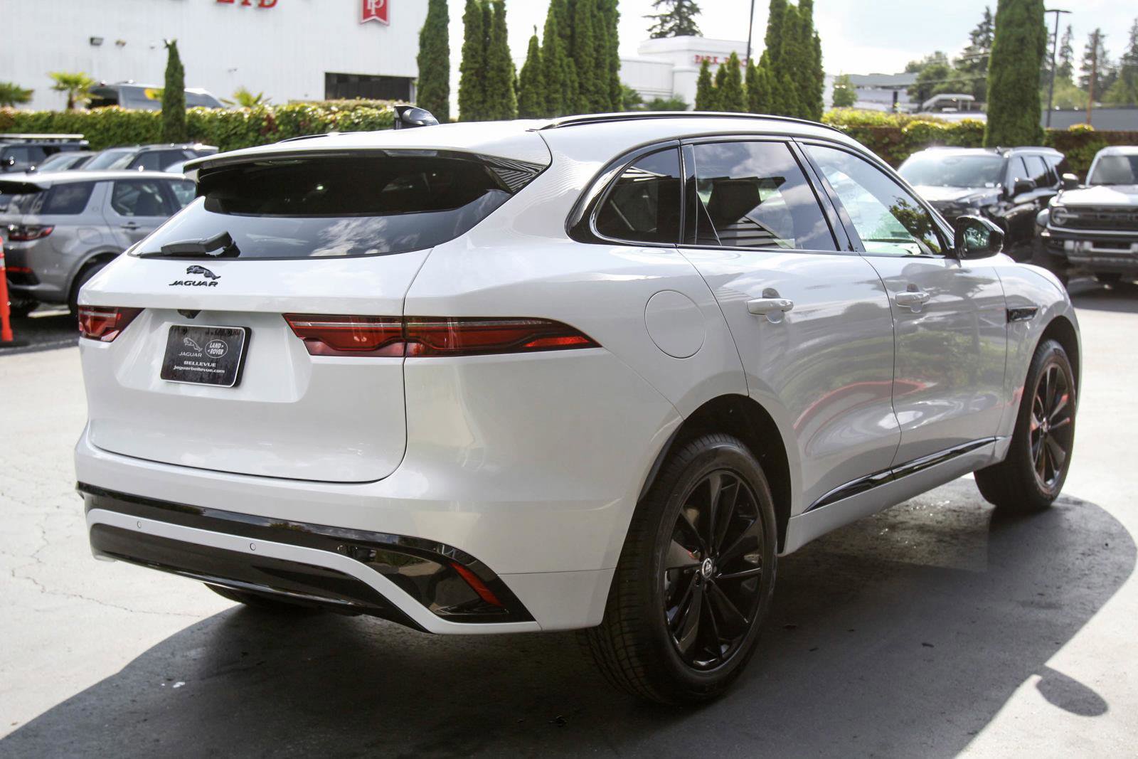 New 2025 Jaguar F-PACE R-Dynamic S image 8