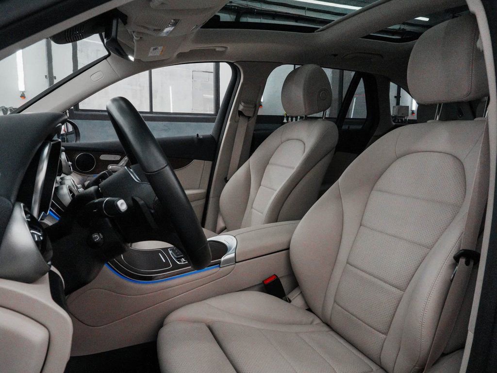Used 2022 Mercedes-Benz GLC 300 4MATIC image 30